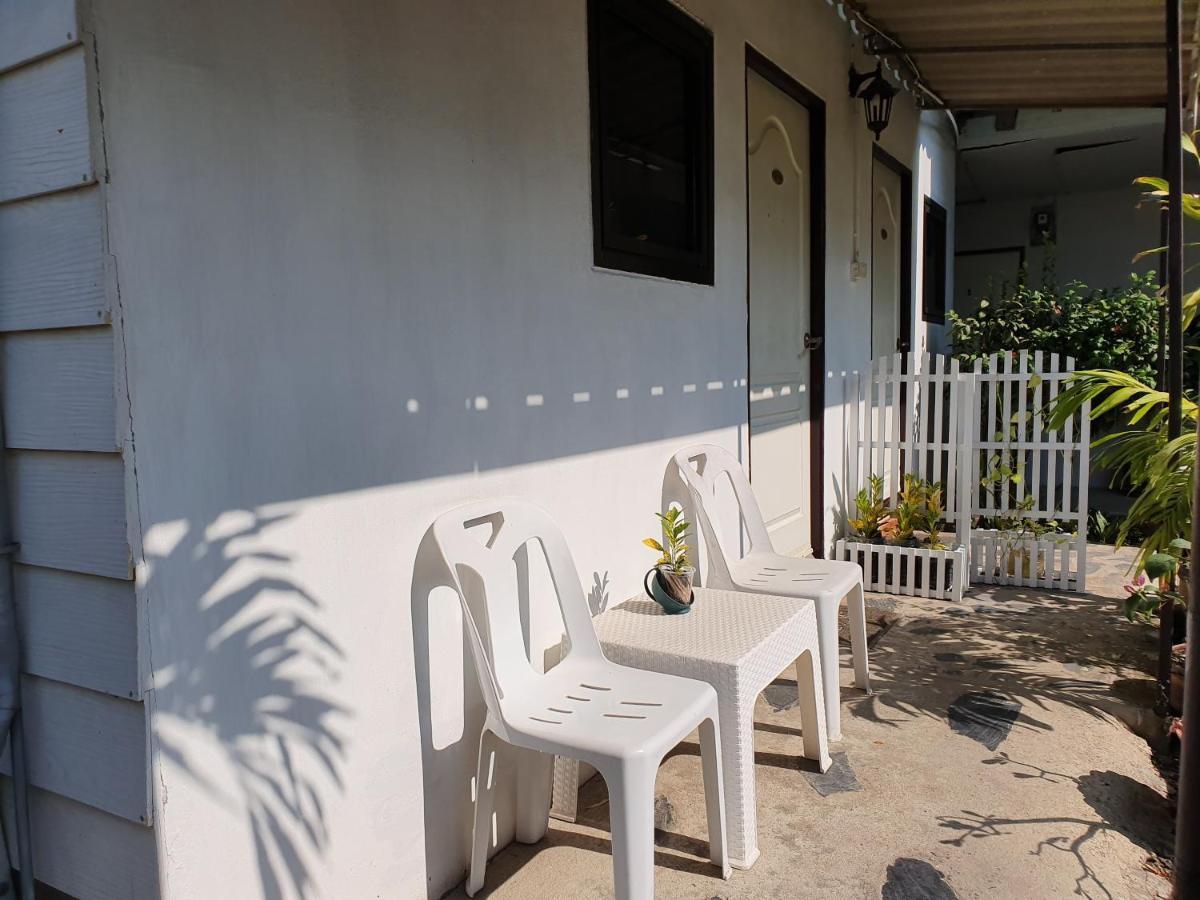 P.California Inter Hostel Nang Rong Екстериор снимка