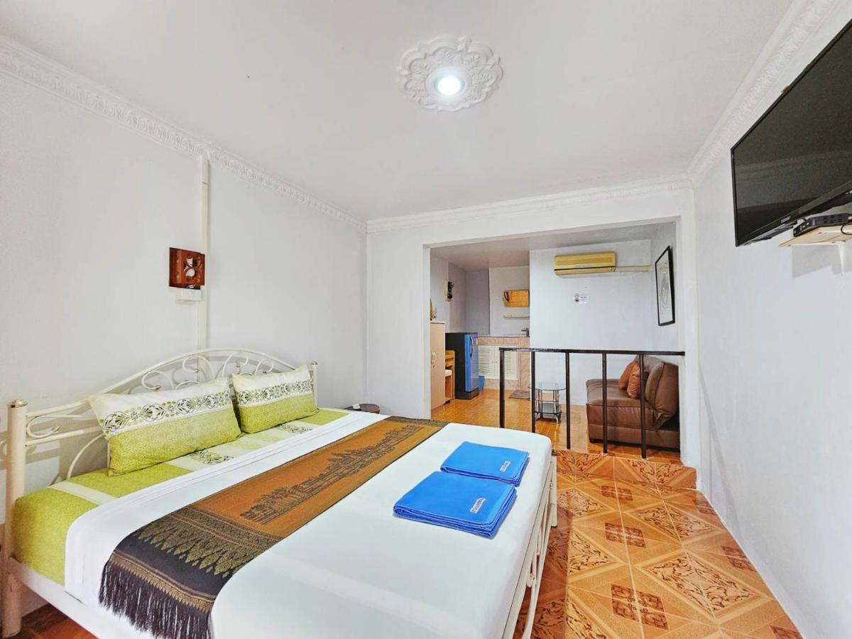 P.California Inter Hostel Nang Rong Екстериор снимка