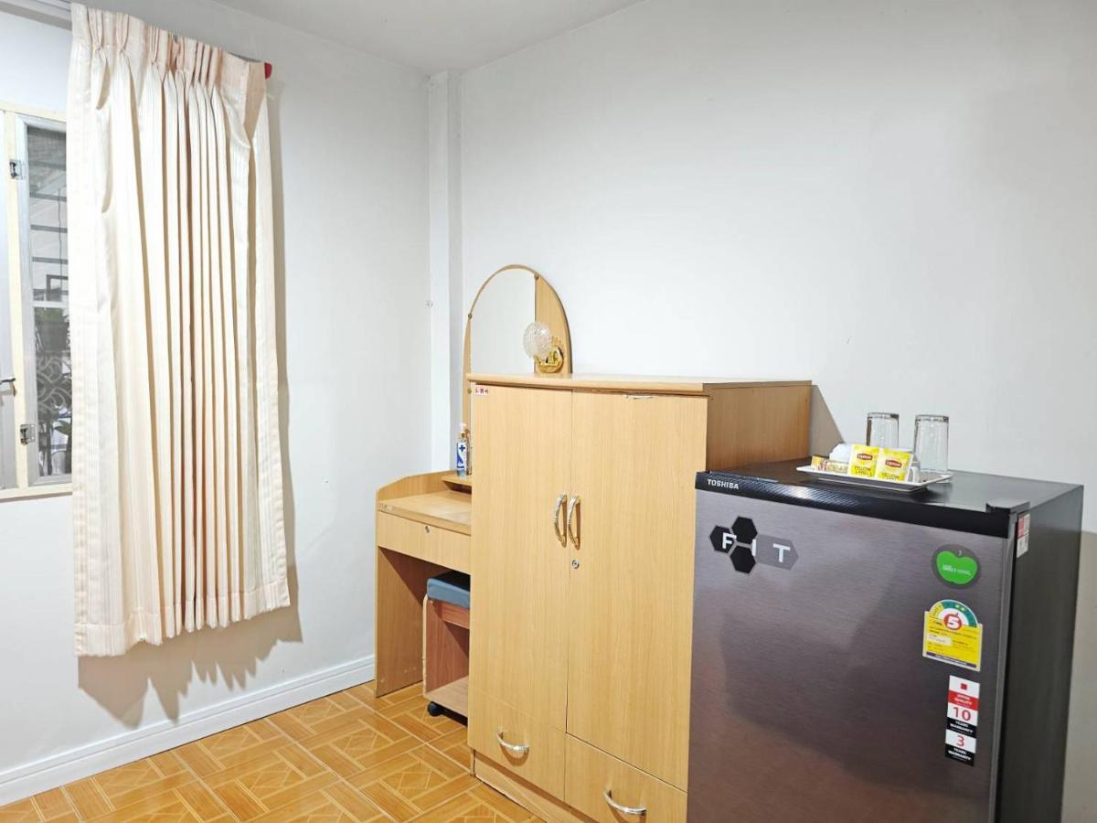 P.California Inter Hostel Nang Rong Екстериор снимка