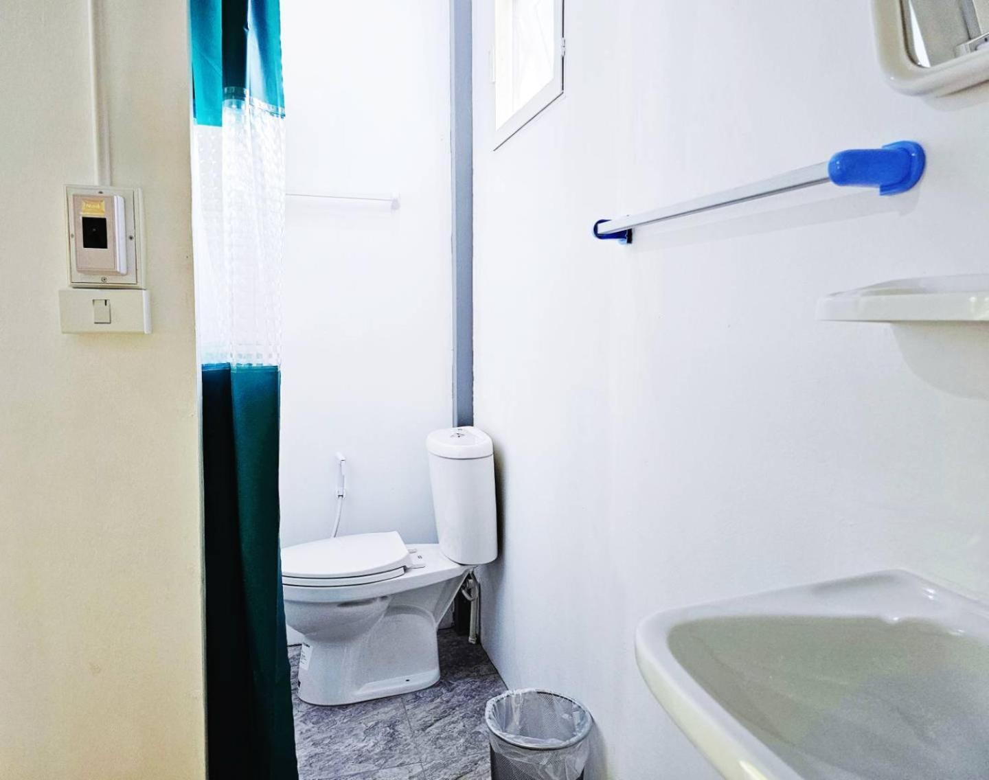 P.California Inter Hostel Nang Rong Екстериор снимка