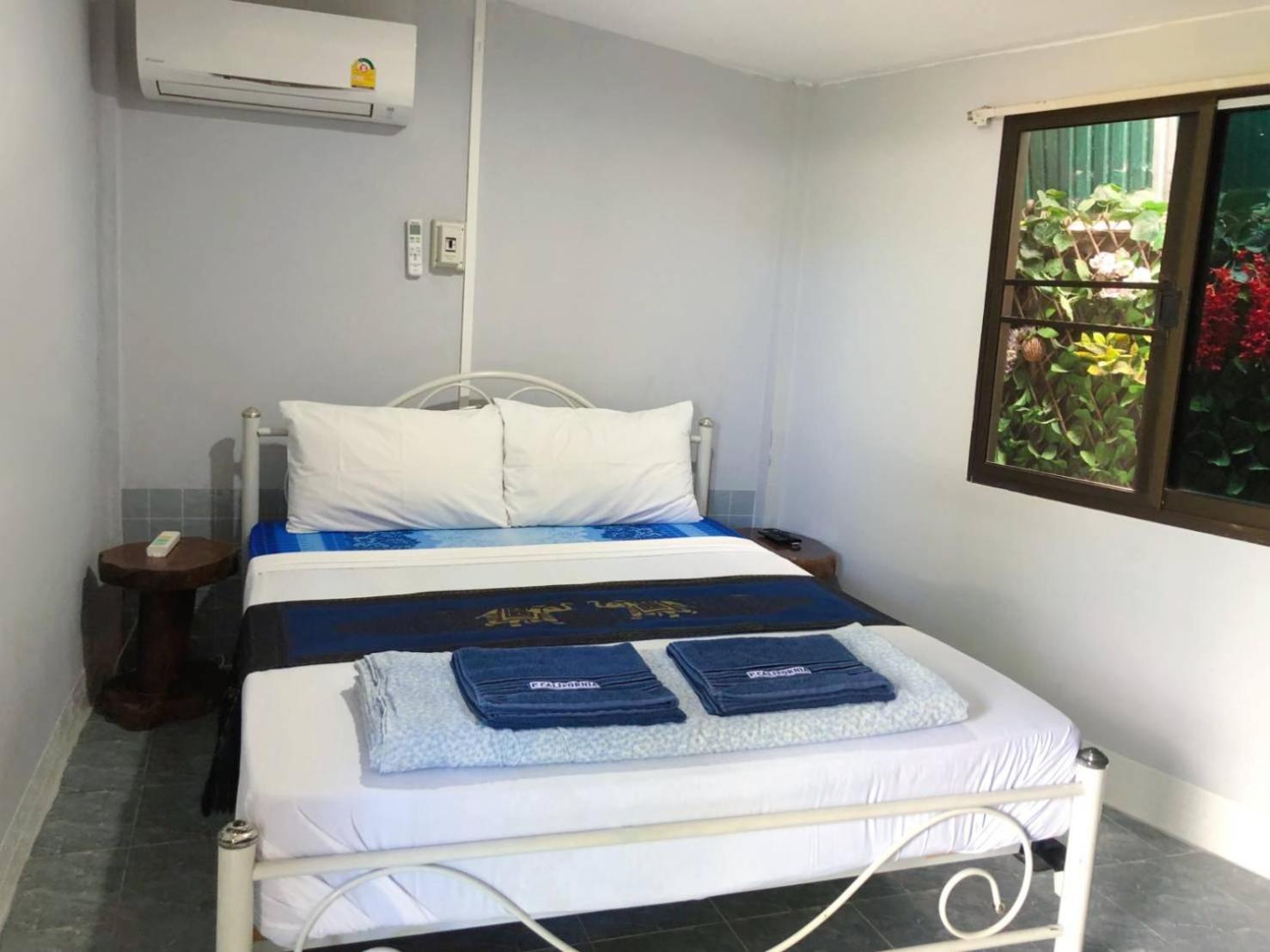 P.California Inter Hostel Nang Rong Екстериор снимка