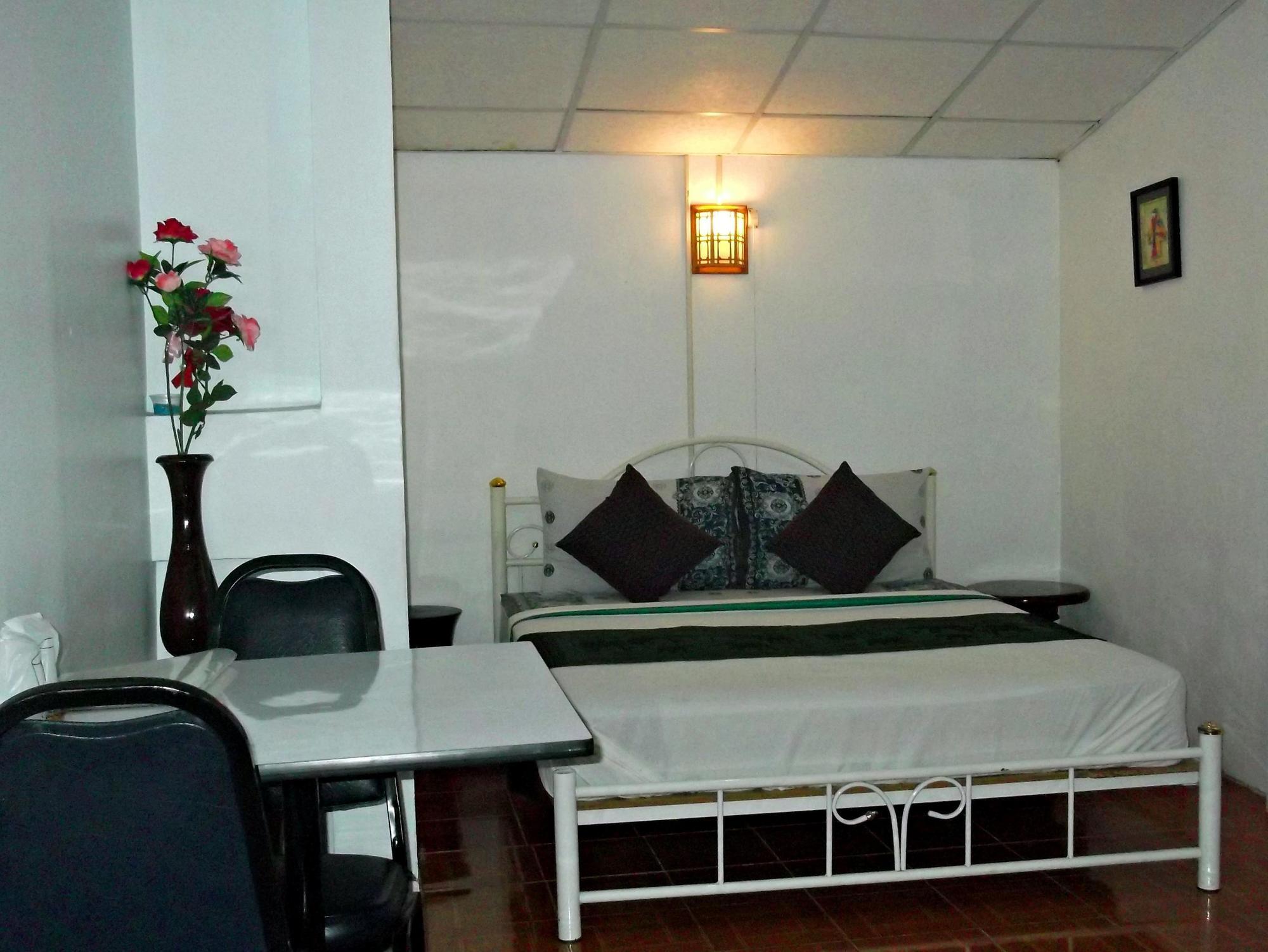 P.California Inter Hostel Nang Rong Екстериор снимка