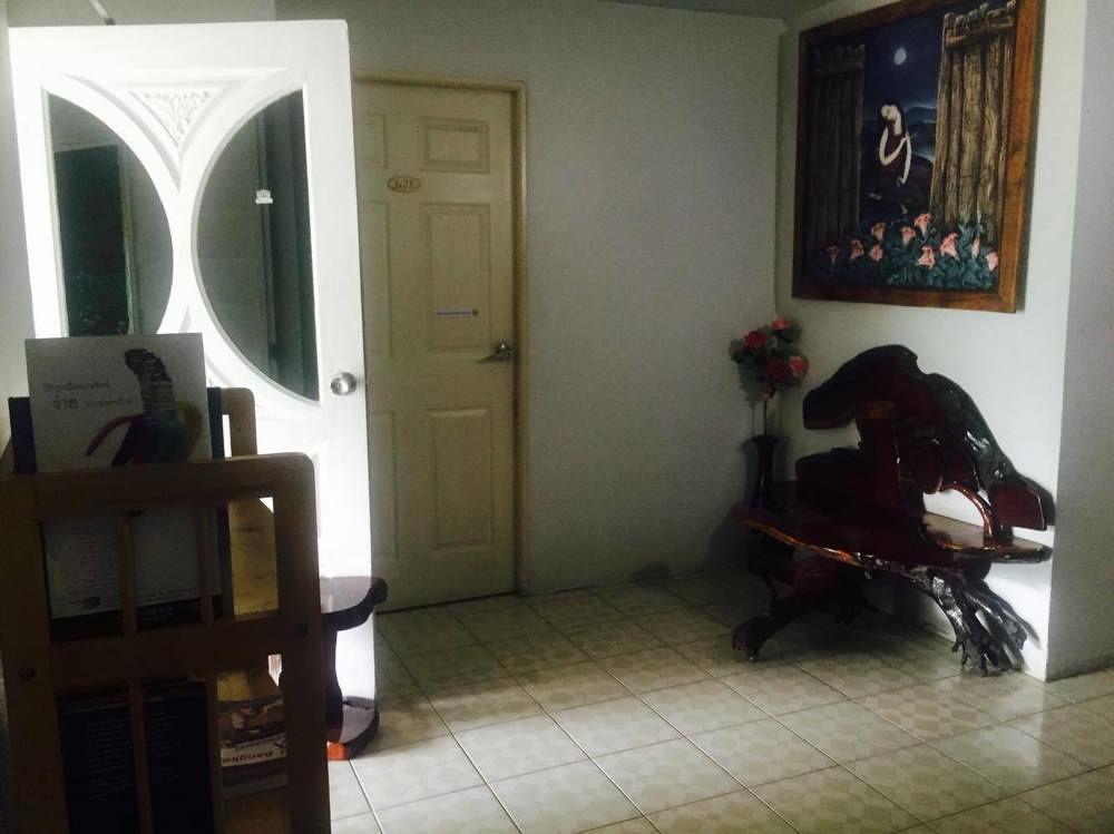 P.California Inter Hostel Nang Rong Екстериор снимка
