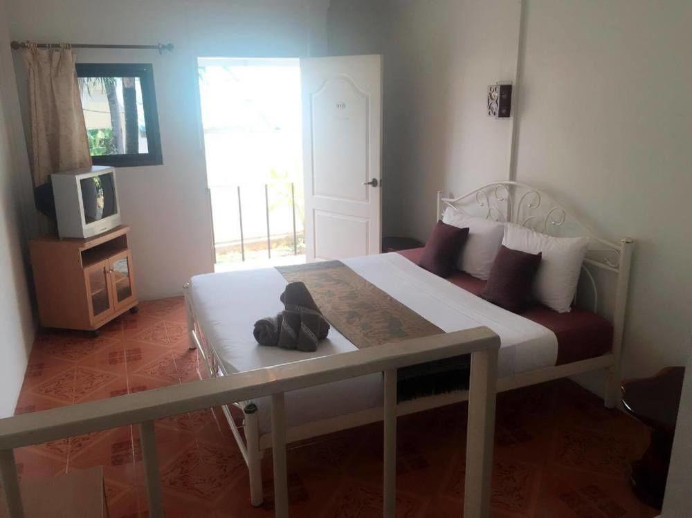 P.California Inter Hostel Nang Rong Екстериор снимка