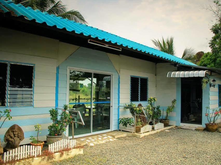P.California Inter Hostel Nang Rong Екстериор снимка